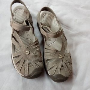 Keen rose sandal taupe 11